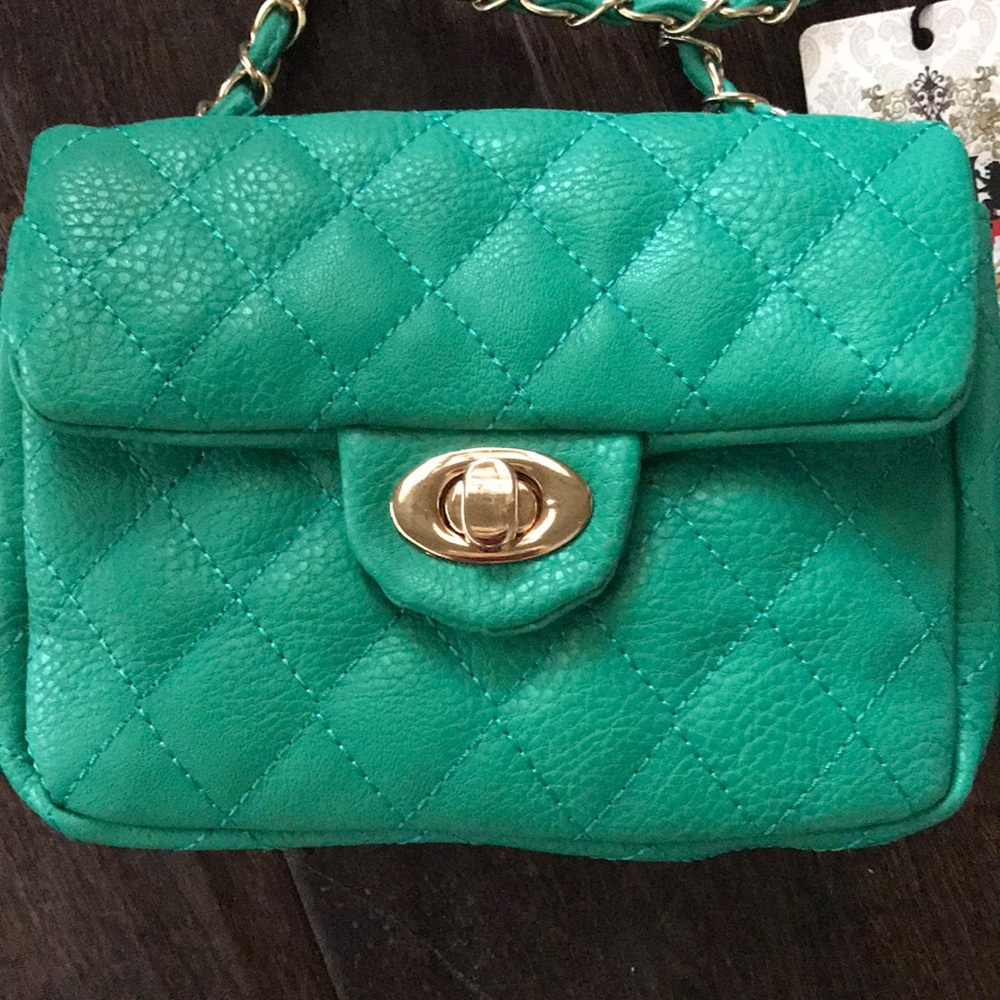 NWT ~ Kelly green crossbody